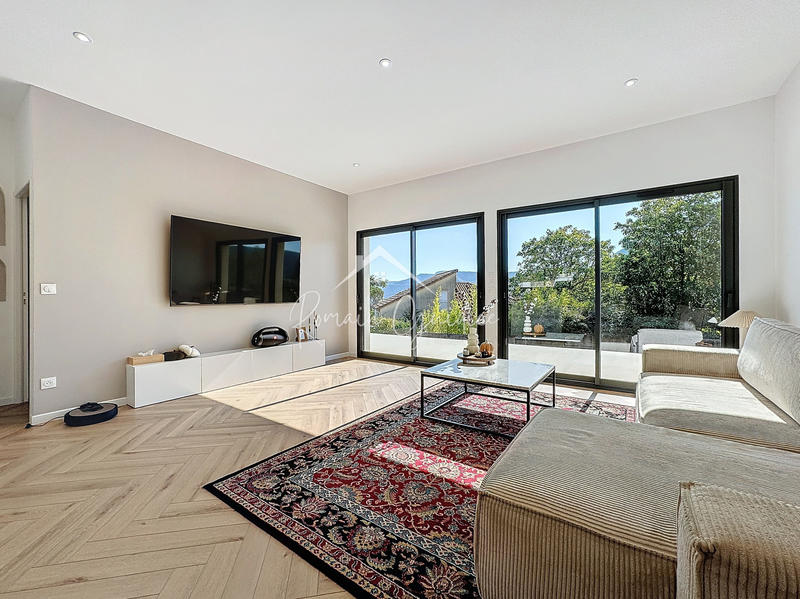 Maison - 99 m² - 4 pièces