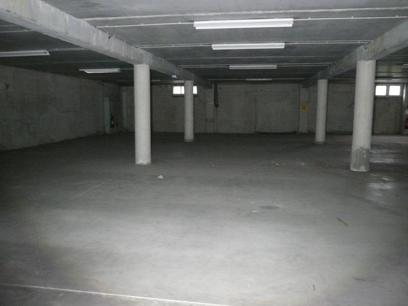 Local commercial - 1 440 m² - 9 pièces