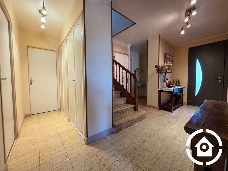 Maison - 212 m² - 8 pièces