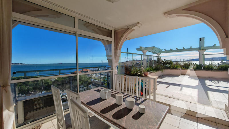 Appartement - 245 m² - 7 pièces