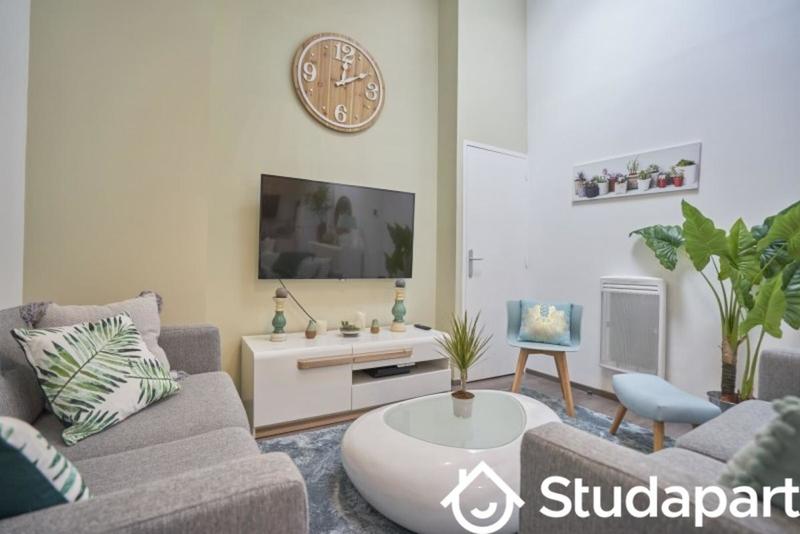 Chambre - 10 m² - 1 pièce