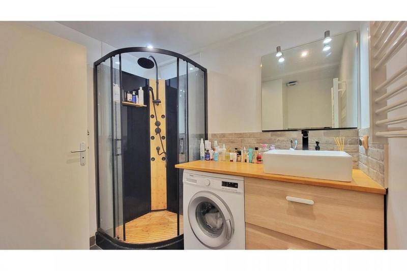 Loft - 57 m² - 2 pièces