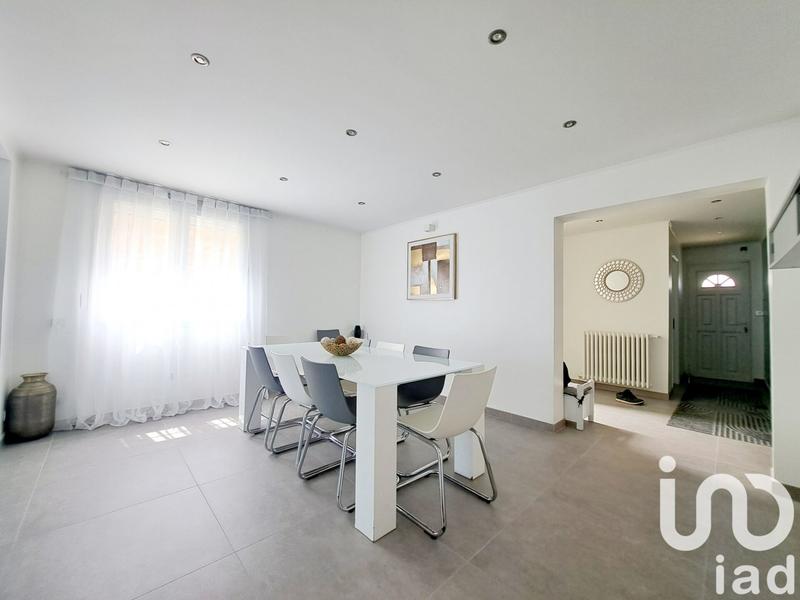 Maison - 533 m² - 24 pièces