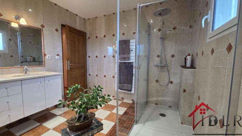 Villa - 274 m² - 9 pièces