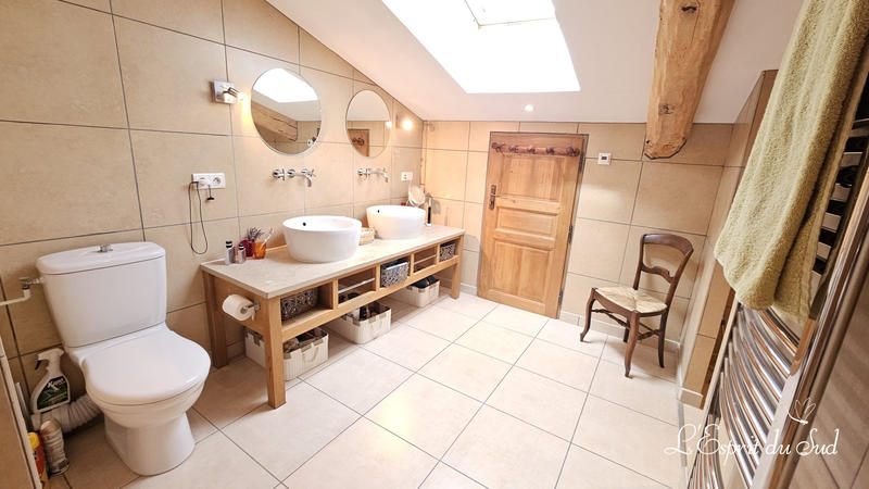 Maison - 298 m² - 10 pièces