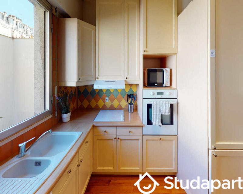 Chambre - 80 m² - 1 pièce