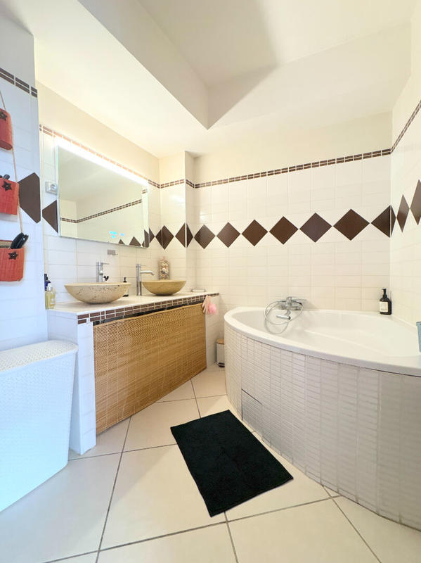 Appartement - 141 m² - 5 pièces