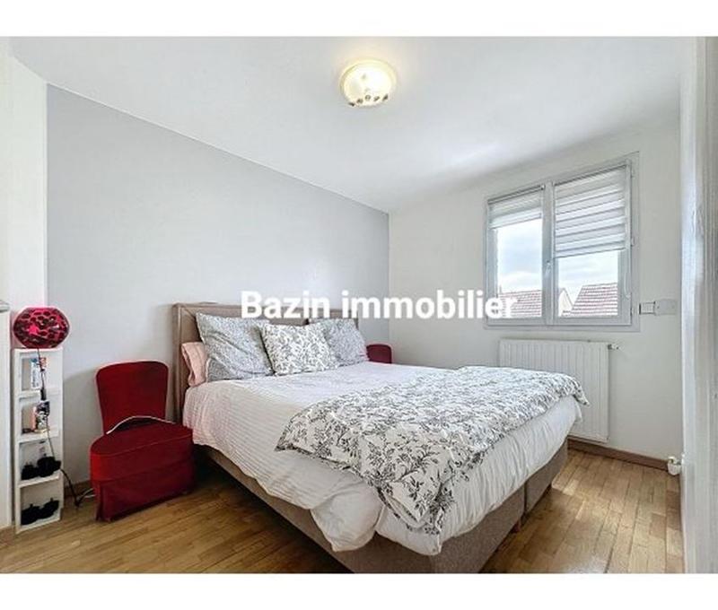 Maison traditionnelle - 96 m² - 6 pièces