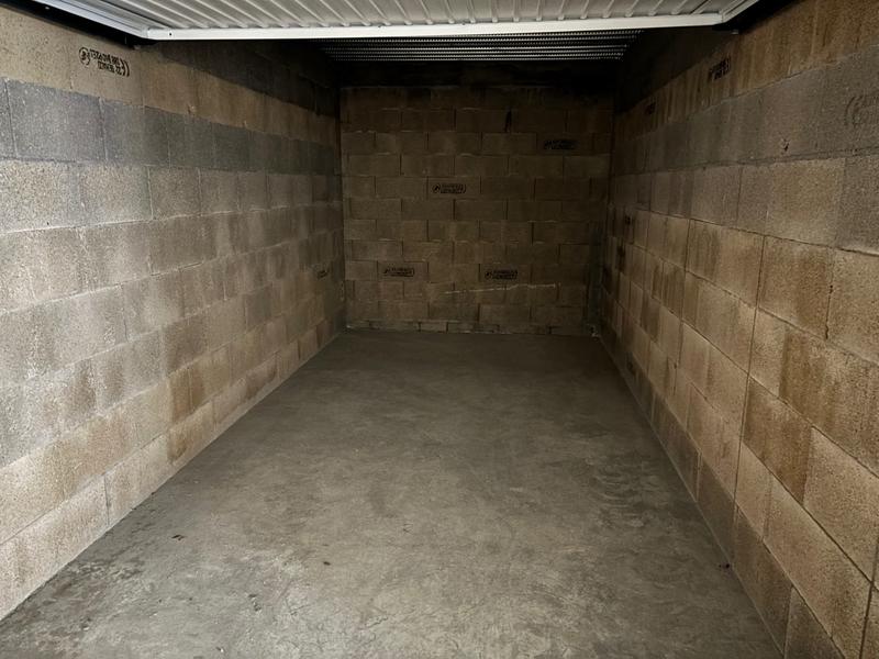 Parking / Garage - 450 m²