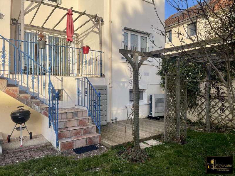 Maison traditionnelle - 130 m² - 6 pièces