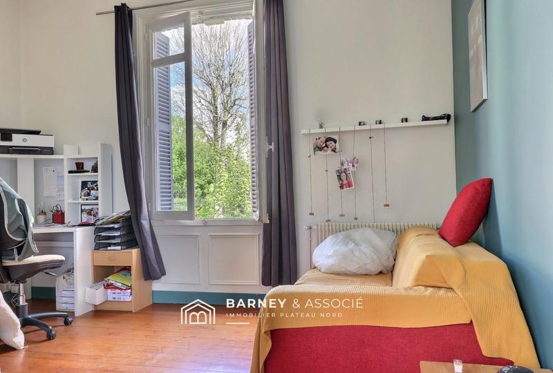 Maison - 212 m² - 8 pièces