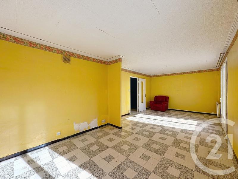 Appartement - 80 m² - 5 pièces