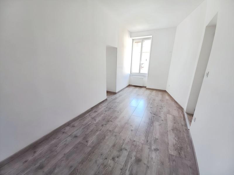 Maison - 181 m² - 6 pièces