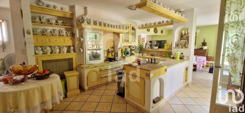 Maison - 205 m² - 6 pièces