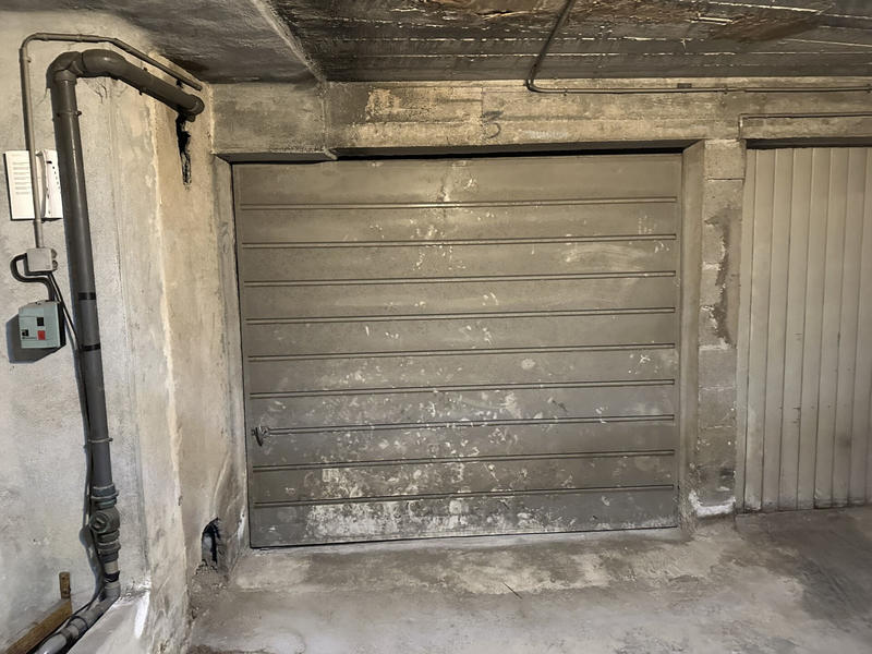 Parking / Garage - 14 m²