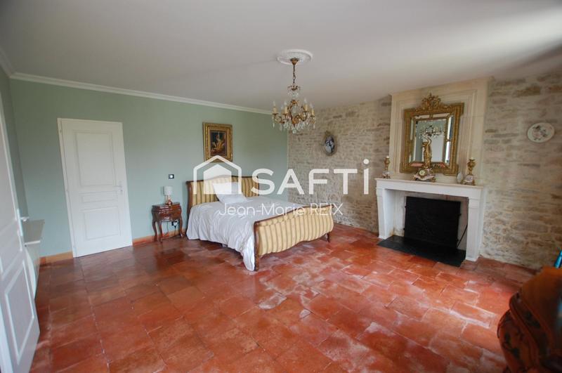 Maison - 220 m² - 6 pièces