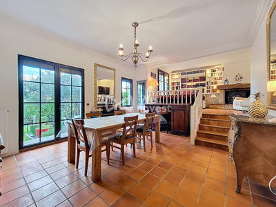 Maison - 140 m² - 6 pièces