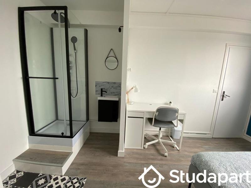 Chambre - 13 m² - 1 pièce