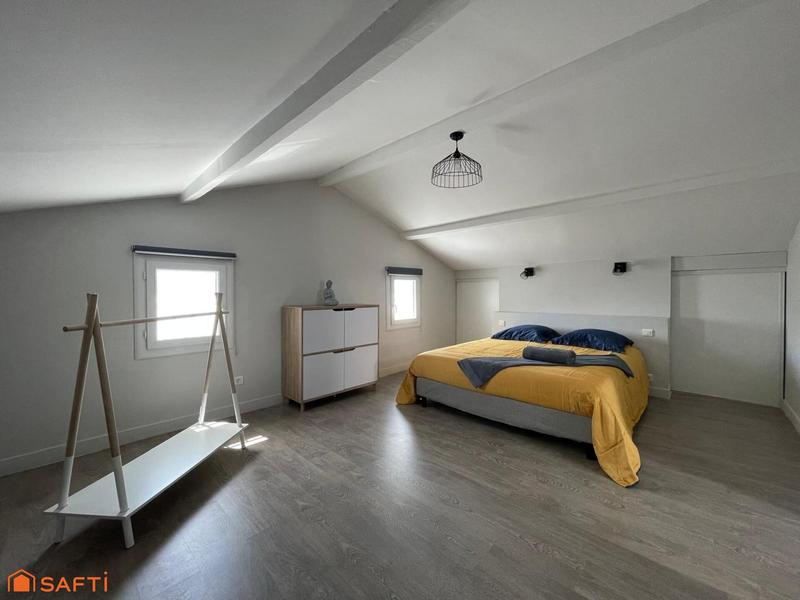 Maison - 262 m² - 11 pièces