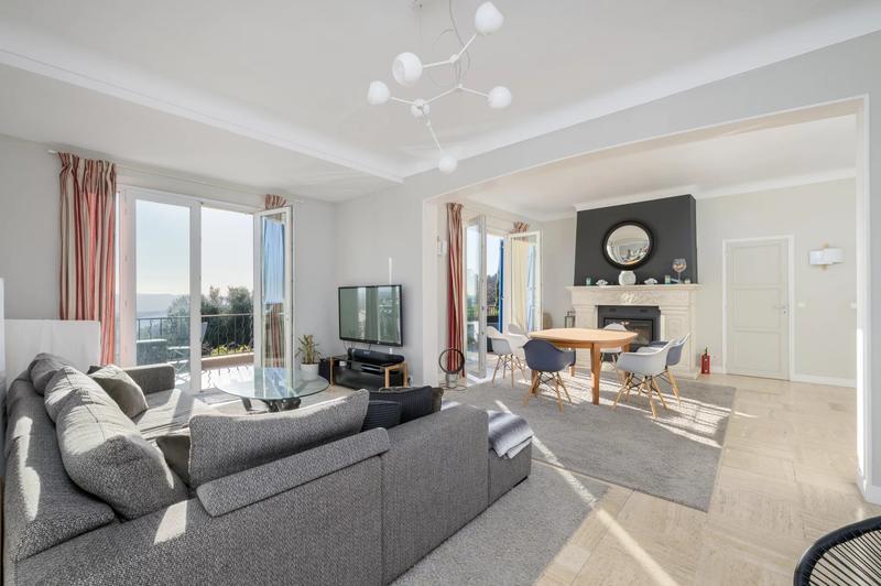 Maison - 205 m² - 6 pièces