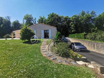 Maison - 181 m² - 7 pièces