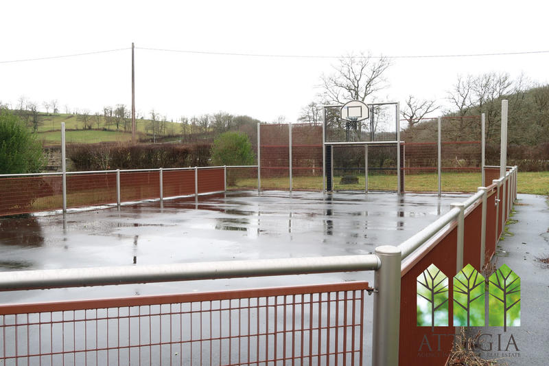 Maison - 966 m² - 20 pièces