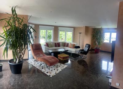 Maison - 266 m² - 7 pièces