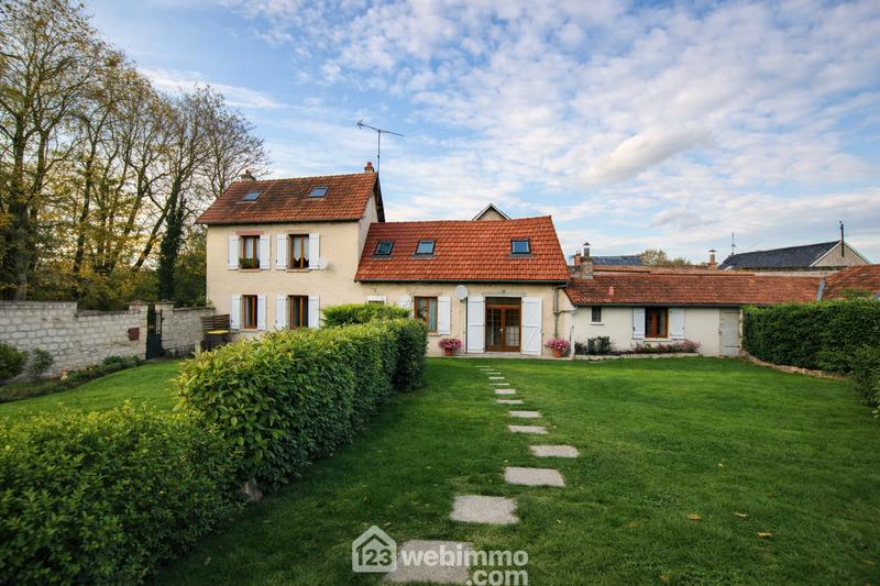 Maison - 182 m² - 8 pièces