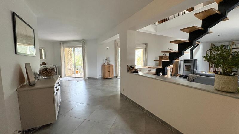 Maison - 189 m² - 5 pièces