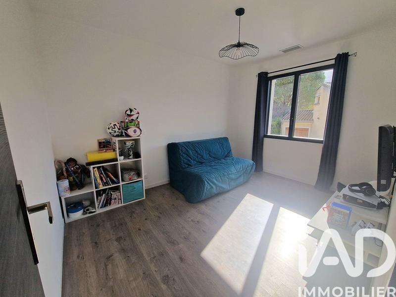 Maison - 230 m² - 9 pièces