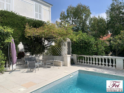 Villa - 310 m² - 11 pièces