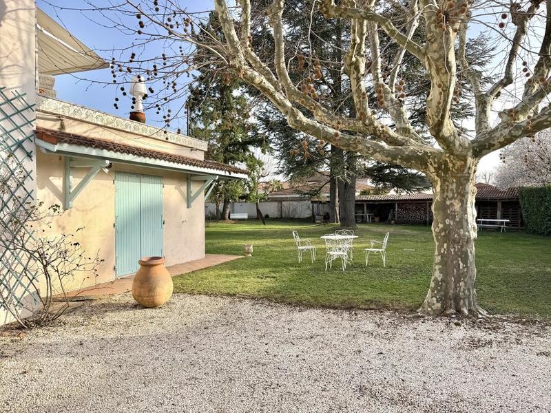 Maison - 320 m² - 9 pièces