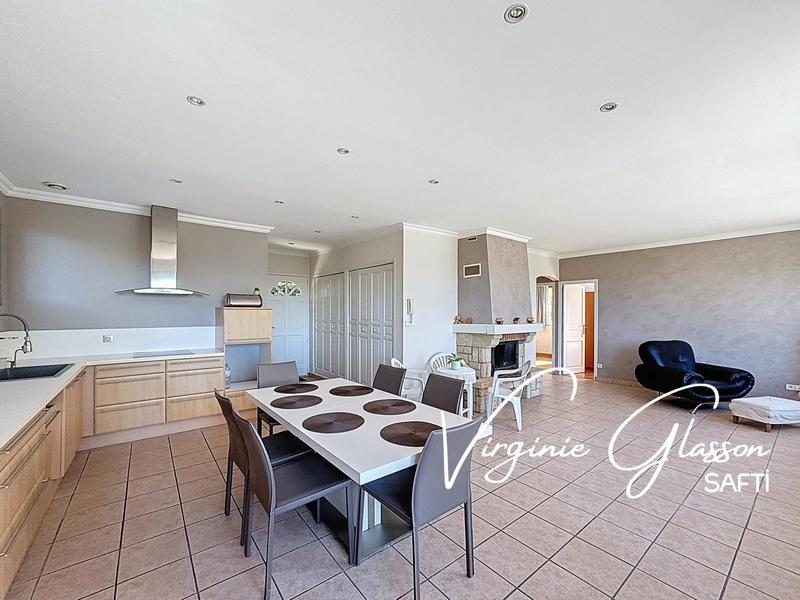 Maison - 197 m² - 7 pièces