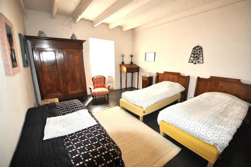 Maison - 227 m² - 8 pièces