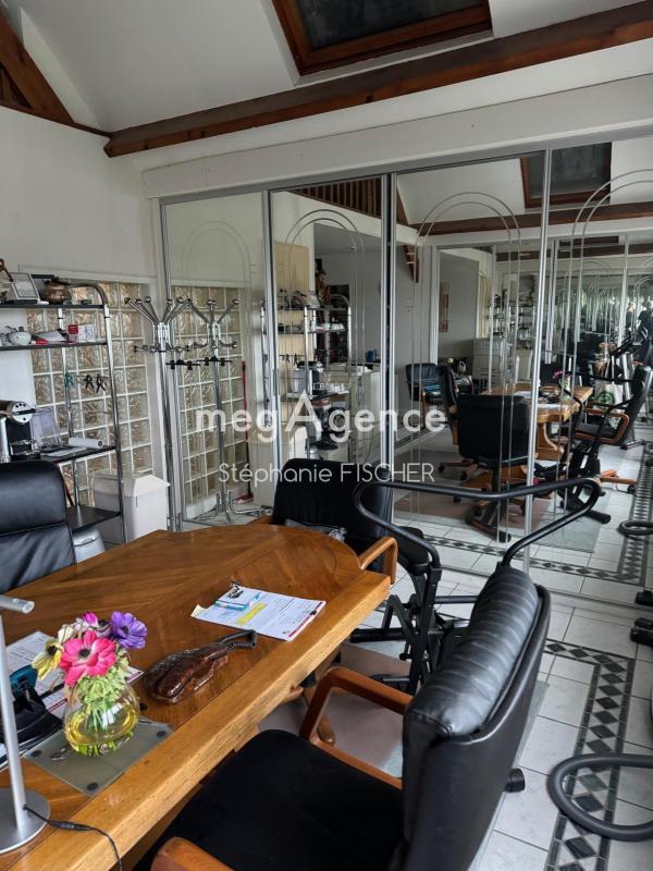 Maison - 236 m² - 9 pièces