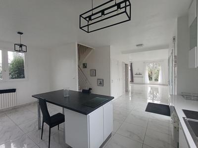 Maison - 196 m² - 7 pièces