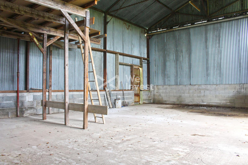 Entrepôt - 1 240 m²