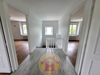 Maison - 211 m² - 10 pièces