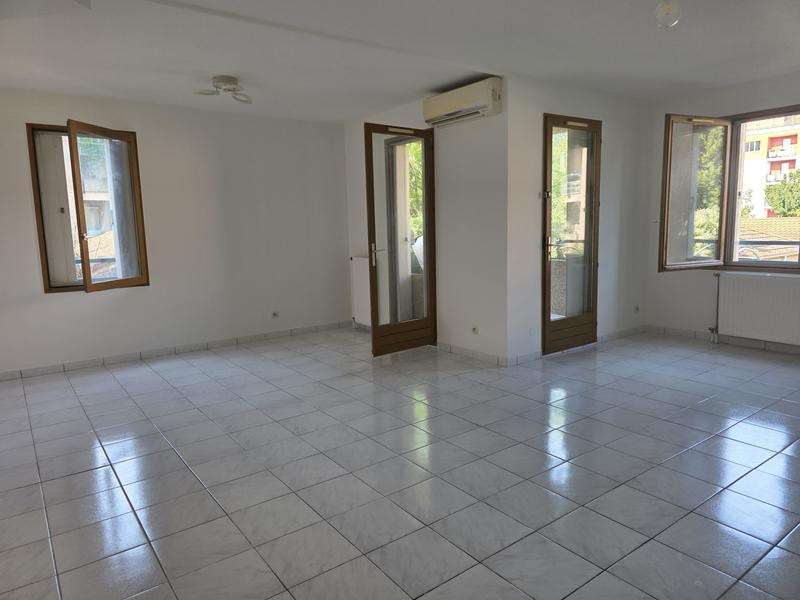 Appartement - 102 m² - 5 pièces