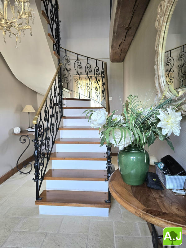 Maison - 180 m² - 8 pièces