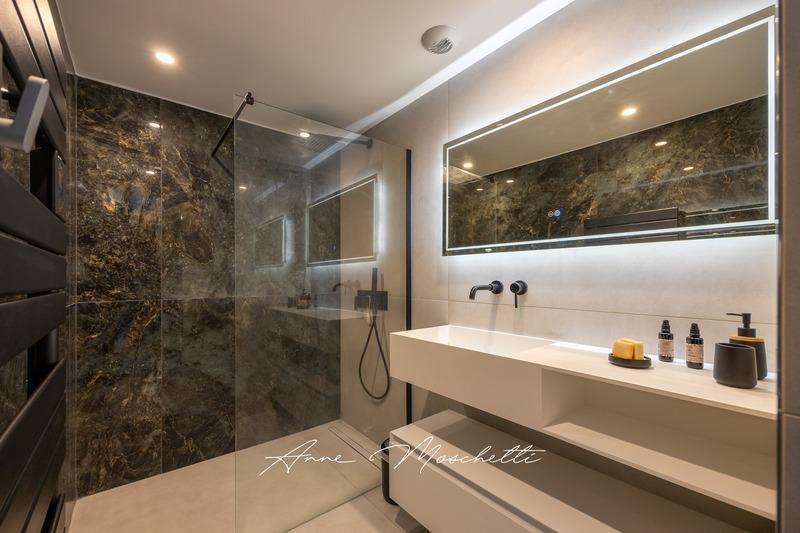 Maison - 450 m² - 8 pièces