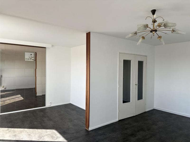 Appartement - 80 m² - 4 pièces