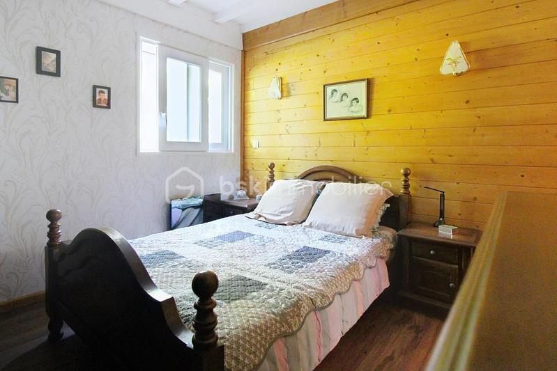 Propriété - 140 m² - 8 pièces