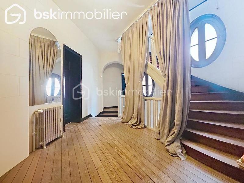 Maison de maîtres - 305 m² - 10 pièces