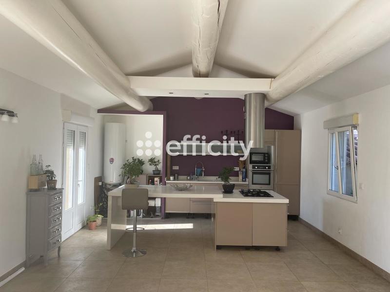 Maison - 240 m² - 11 pièces