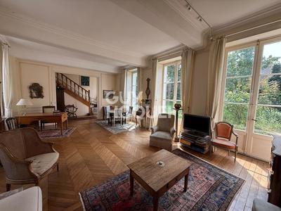 Maison de maîtres - 229 m² - 9 pièces