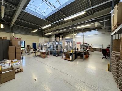 Entrepôt - 1 626 m²