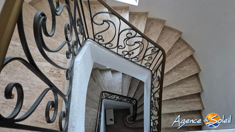 Maison - 272 m² - 8 pièces