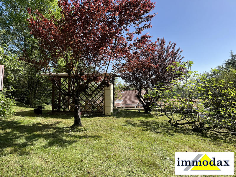 Maison traditionnelle - 250 m² - 6 pièces