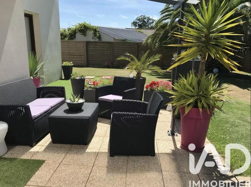 Maison - 260 m² - 8 pièces